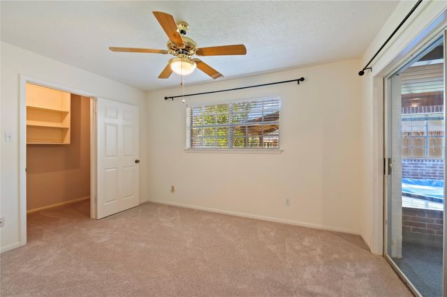 1604 S Hill Street, Alvin, TX 77511