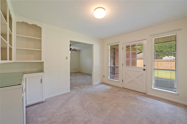 1604 S Hill Street, Alvin, TX 77511