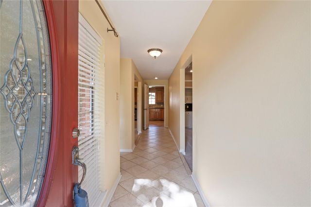 1604 S Hill Street, Alvin, TX 77511