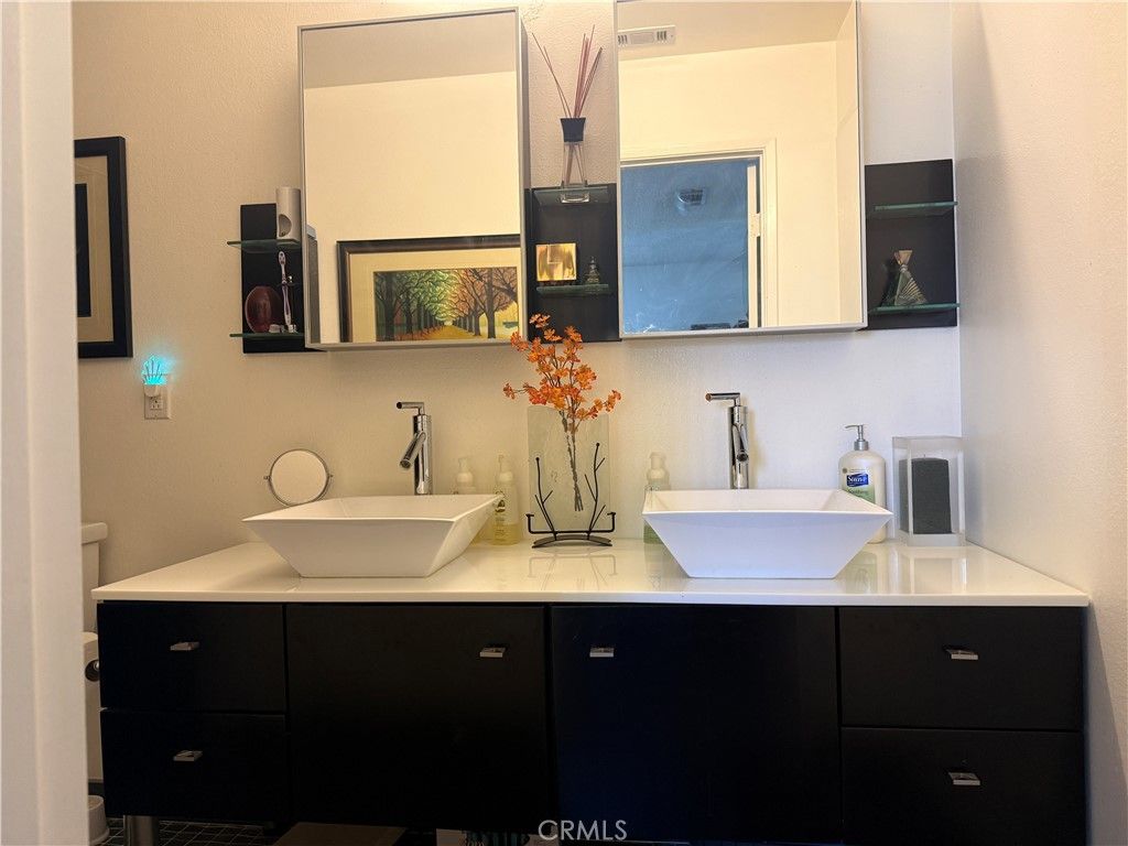 Image 12 of property listing at 351 N Hermosa Drive 3A2, Palm Springs, CA 92262