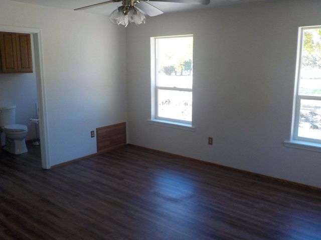 355 Bond Road, Shady Cove, OR 97539