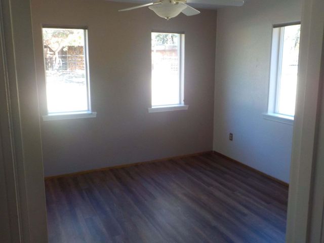 355 Bond Road, Shady Cove, OR 97539
