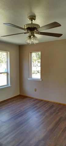 355 Bond Road, Shady Cove, OR 97539