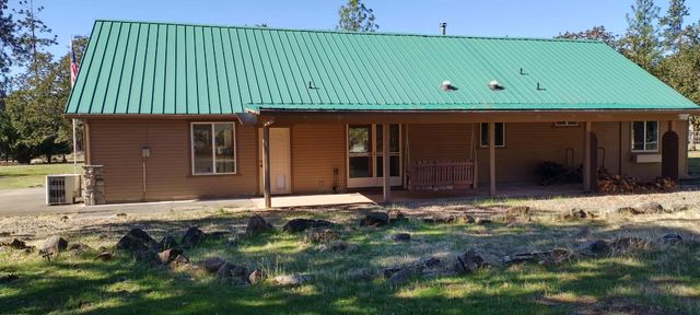 355 Bond Road, Shady Cove, OR 97539