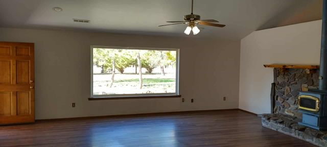 355 Bond Road, Shady Cove, OR 97539