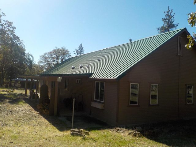 355 Bond Road, Shady Cove, OR 97539