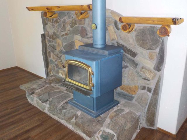 355 Bond Road, Shady Cove, OR 97539