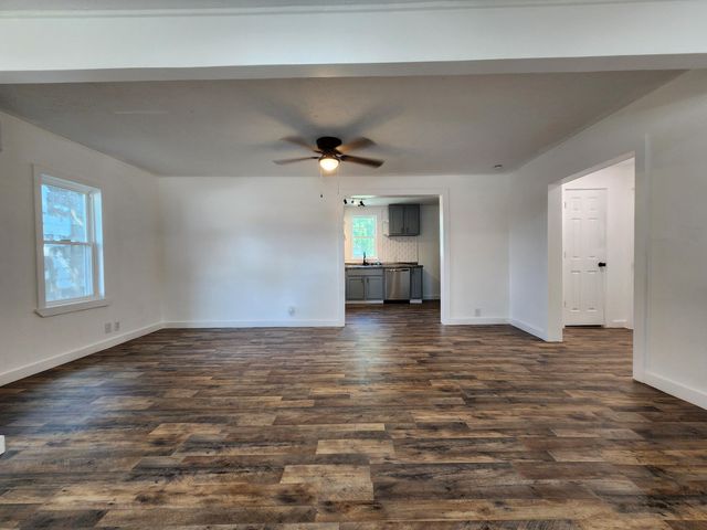 506 S Griffith Avenue, Aurora, MO 65605