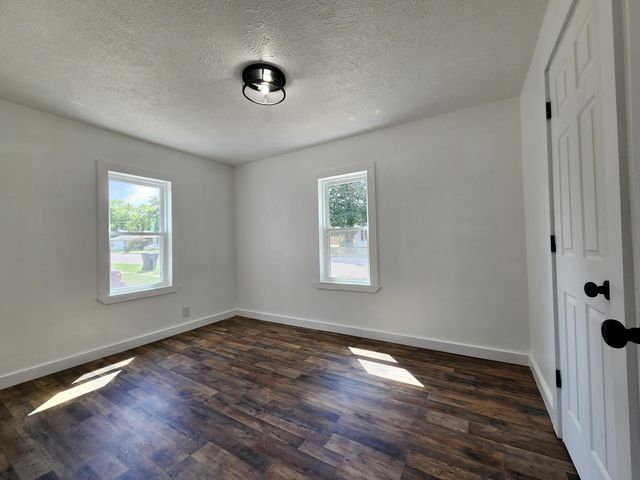 506 S Griffith Avenue, Aurora, MO 65605