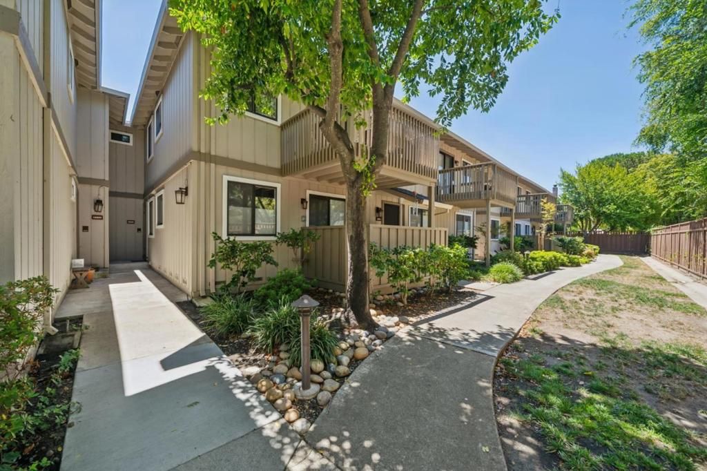 Image 1 of property listing at 18899 Sara Park Circle, Saratoga, CA 95070