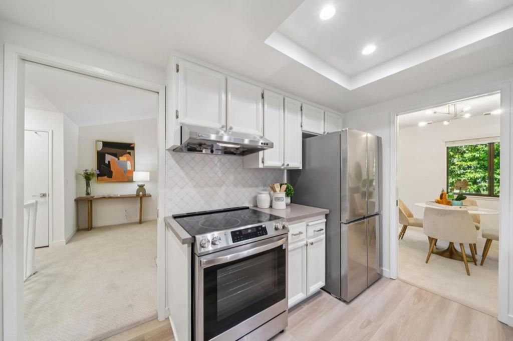 Image 10 of property listing at 18899 Sara Park Circle, Saratoga, CA 95070