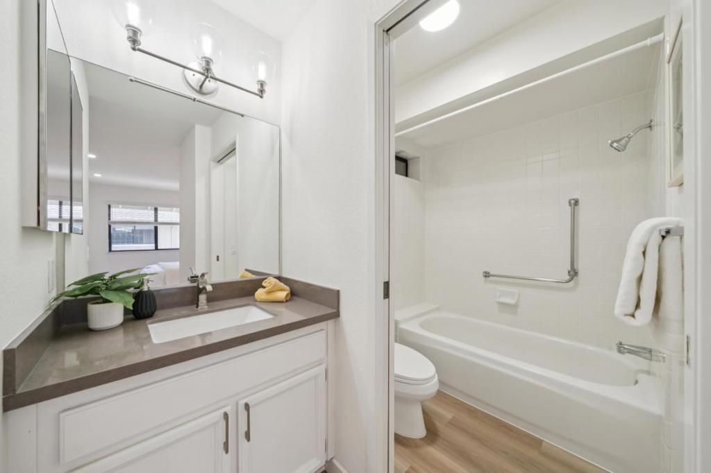 Image 14 of property listing at 18899 Sara Park Circle, Saratoga, CA 95070