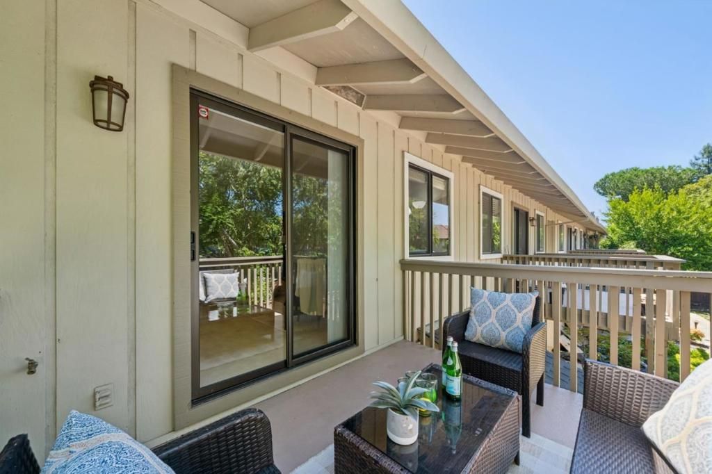 Image 19 of property listing at 18899 Sara Park Circle, Saratoga, CA 95070