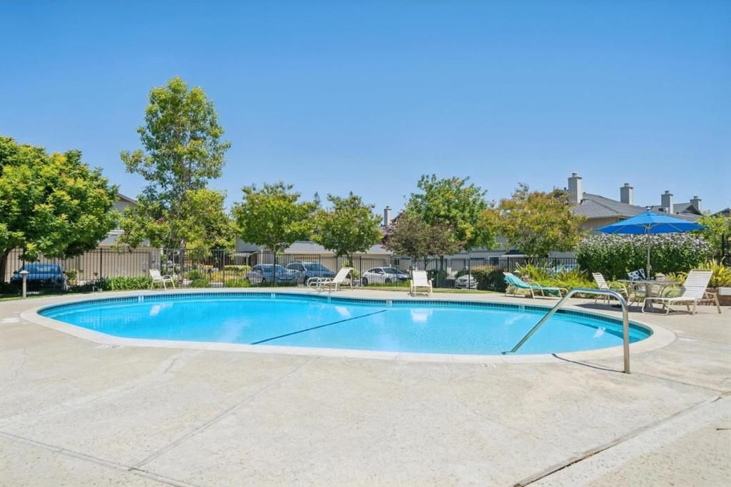 Image 21 of property listing at 18899 Sara Park Circle, Saratoga, CA 95070
