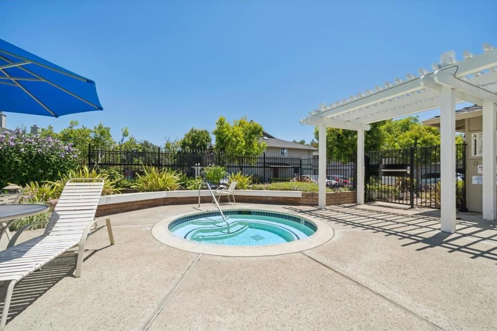 Image 23 of property listing at 18899 Sara Park Circle, Saratoga, CA 95070