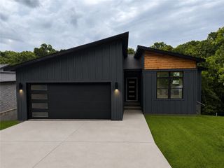 7 Fields Circle, Bella Vista, AR 72715