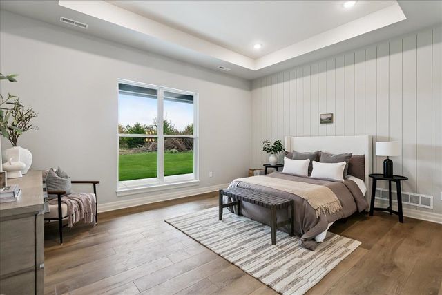 240 S Cedar Hill Boulevard, Valley Center, KS 67147