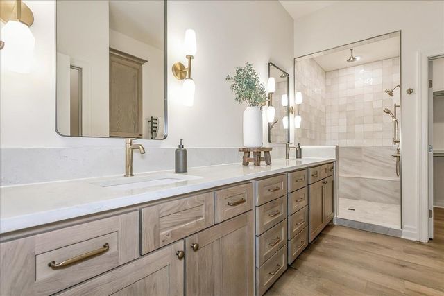 240 S Cedar Hill Boulevard, Valley Center, KS 67147