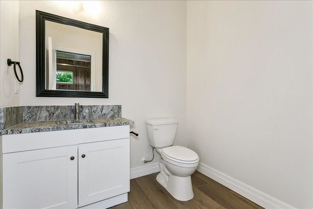 240 S Cedar Hill Boulevard, Valley Center, KS 67147