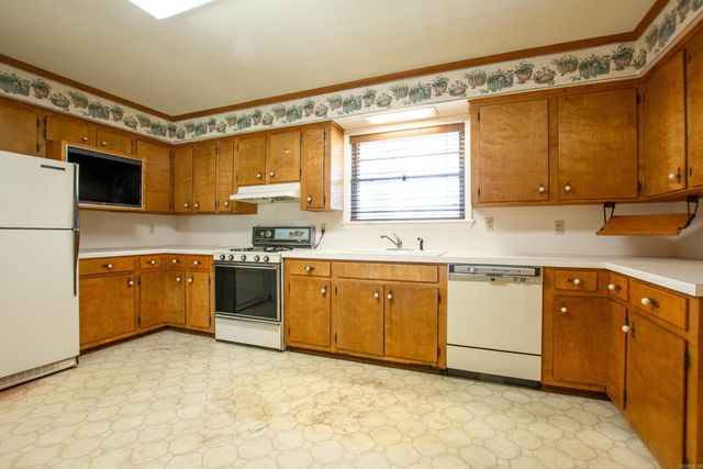 12 Wingate Dr, Little Rock, AR 72205