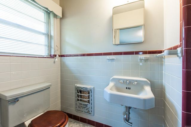 12 Wingate Dr, Little Rock, AR 72205