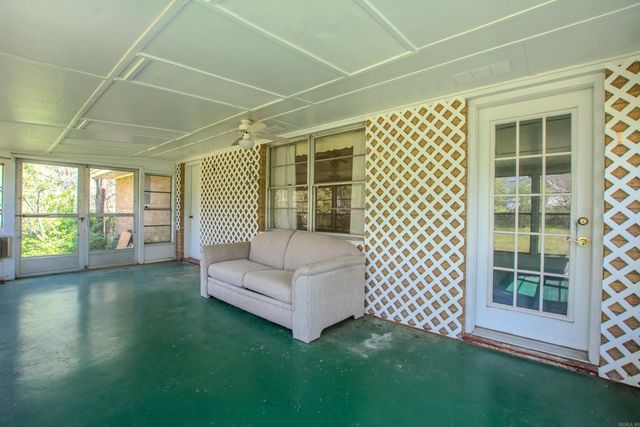 12 Wingate Dr, Little Rock, AR 72205