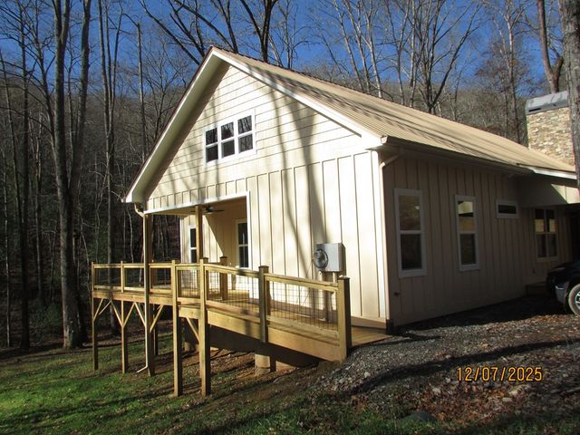 175 Broadtree Branch Drive, Hayesville, NC 28904