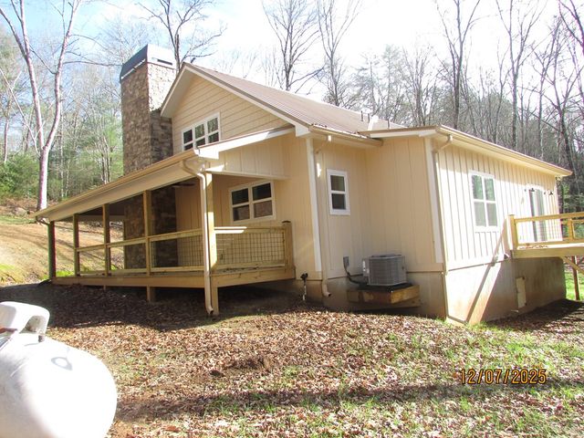 175 Broadtree Branch Drive, Hayesville, NC 28904