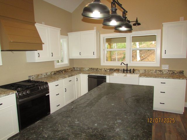 175 Broadtree Branch Drive, Hayesville, NC 28904