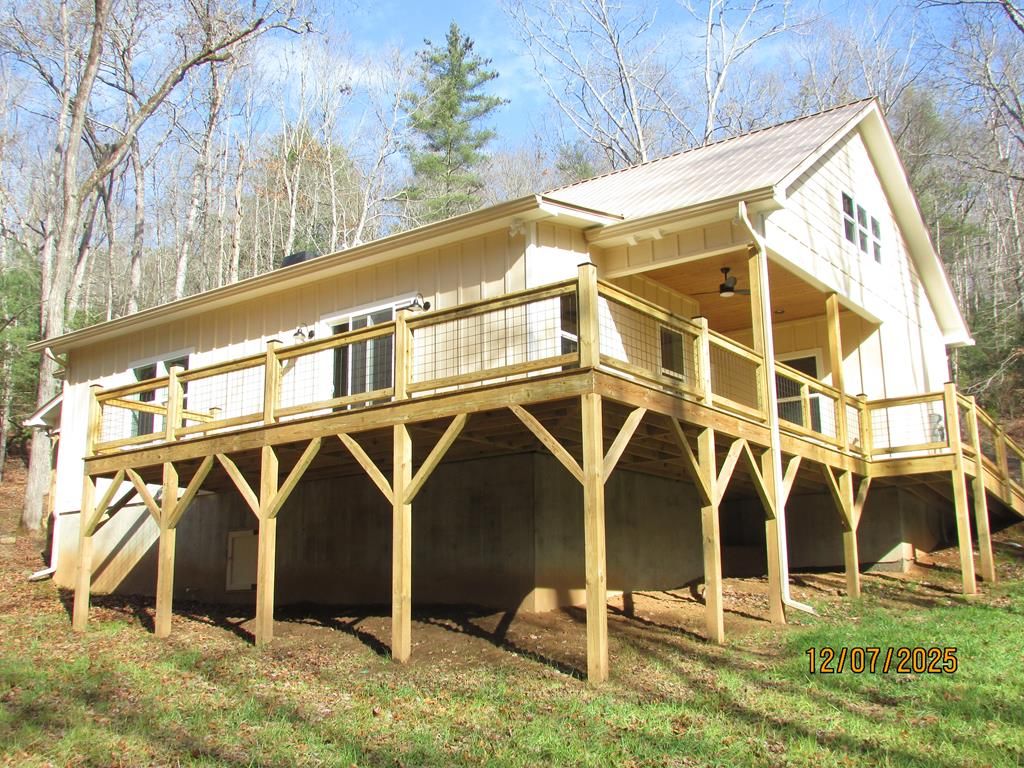 175 Broadtree Branch Drive, Hayesville, NC 28904