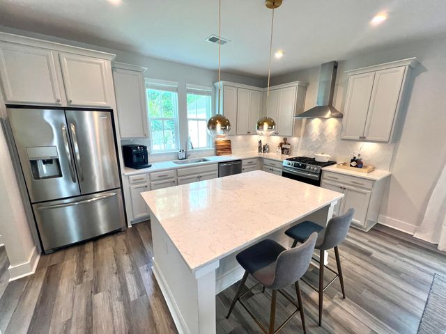1715 Indy Drive, North Charleston, SC 29405