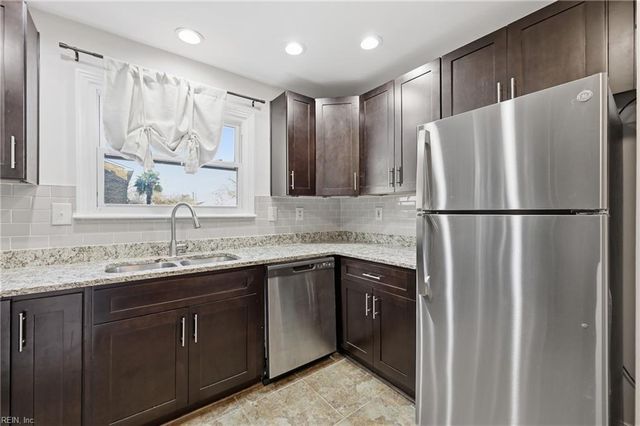 5002 Amboy CT, Virginia Beach, VA 23462