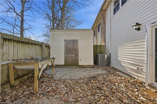 5002 Amboy CT, Virginia Beach, VA 23462