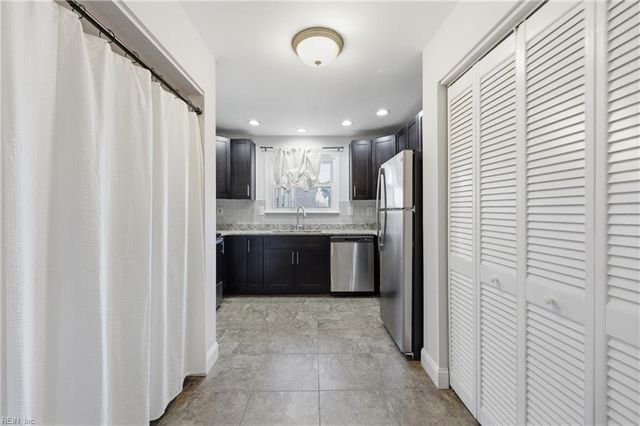 5002 Amboy CT, Virginia Beach, VA 23462