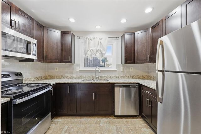 5002 Amboy CT, Virginia Beach, VA 23462