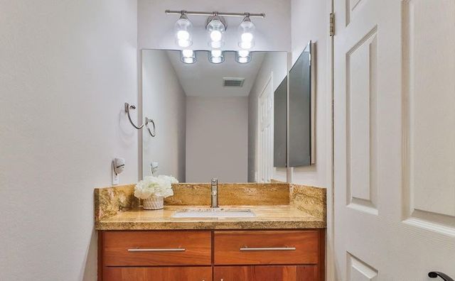 434 Vista Dorado, Oak Park, CA 91377