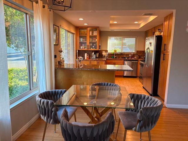 434 Vista Dorado, Oak Park, CA 91377