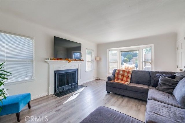 2709 E Van Buren, Long Beach, CA 90810