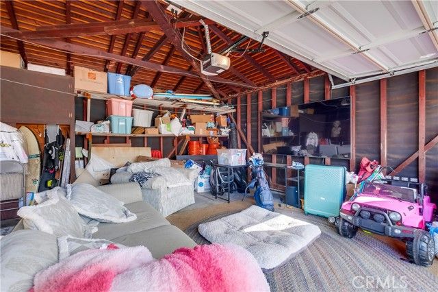 2709 E Van Buren, Long Beach, CA 90810