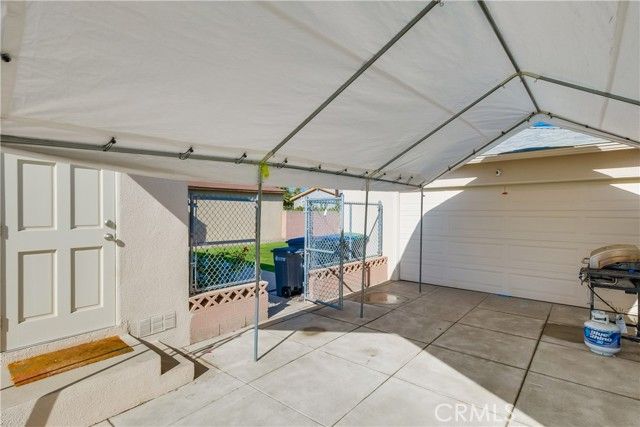 2709 E Van Buren, Long Beach, CA 90810