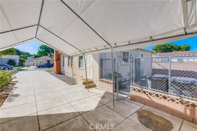 2709 E Van Buren, Long Beach, CA 90810