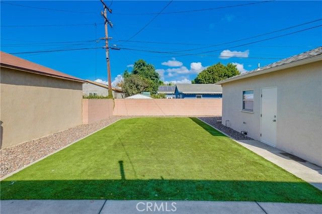 2709 E Van Buren, Long Beach, CA 90810