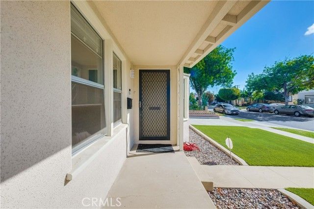 2709 E Van Buren, Long Beach, CA 90810