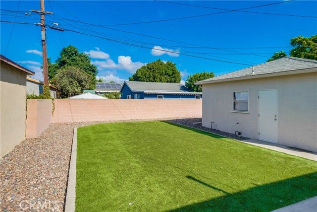 2709 E Van Buren, Long Beach, CA 90810