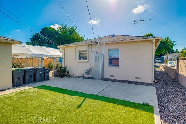 2709 E Van Buren, Long Beach, CA 90810