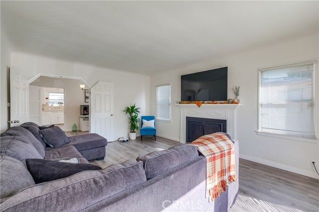 2709 E Van Buren, Long Beach, CA 90810