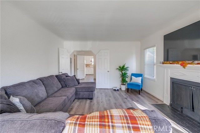 2709 E Van Buren, Long Beach, CA 90810