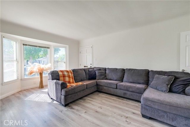 2709 E Van Buren, Long Beach, CA 90810