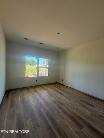 1501 Sunrise Crest Lane, Powell, TN 37849