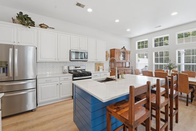 2451 Draymohr Court, Mount Pleasant, SC 29466
